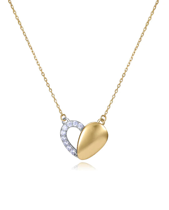 Collar de plata de ley con baño de oro y rodio, colgante en forma de corazón, mitad con circonitas blancas y la otra mitad en liso dorado, de mujer